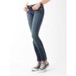 Wrangler Courtney Storm Break 2