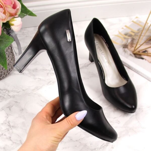 Black pumps with a block heel W Sergio Leone