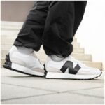 New Balance 327 M MS327CWB shoes - Image 3