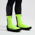 Rogelli ESSENTIALHIVIS shoe covers fluor 48 - Image 2