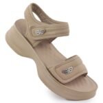 Womens sandals with thick soles and Velcro, beige Potocki 105300