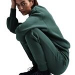 Nike Sportswear Tech Fleece Oversized Sweatshirt W FV8041-338 - Image 4