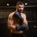 10oz Boxing Gloves - Black Master - Valor Series - Image 2