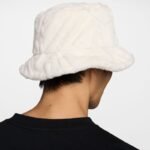 Nike APEX Insulated Hat HF7194-030 - Image 2