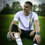 Proskary Mini white soccer shin guards - Image 4