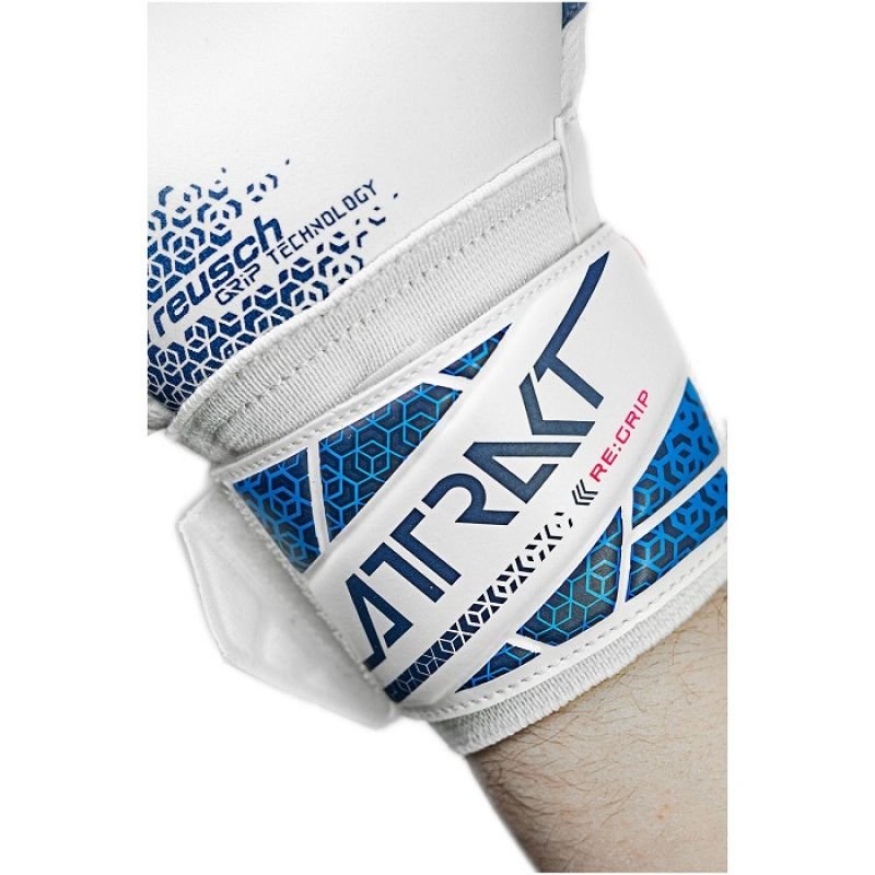 lupin-wear-ca-reusch-attrakt-re-grip-nc-gloves-1490870 Reusch Attrakt RE:GRIP NC Gloves - Image 1