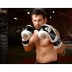 10oz Boxing Gloves - Edge - Valor Series - Image 2