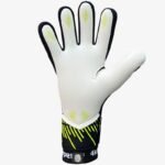 4keepers Neo Volt NC M S987971 goalkeeper gloves - Image 3