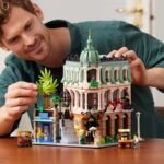 LEGO Creator Expert 10297 Boutique Hotel - Image 8