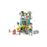LEGO Friends 42689 - Heartlake Clubhouse - Image 4