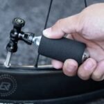 Rockbros CO₂ pump, aluminum alloy valve head, cartridge-free, Presta/Schrader compatible - black - Image 4