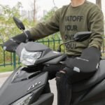 Rockbros D16-B Motorcycle-Compatible Windproof Waterproof Handlebar Gloves - Black - Image 4
