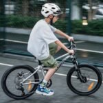 Rockbros LK-67 Youth Bike Helmet with Detachable Visor 54–58 cm - White - Image 2