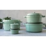 STAUB 40508-707-0 round cast iron pot - mint 6.7 ltr