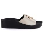 Womens gold platform flip-flops Potocki 43326 - Image 2