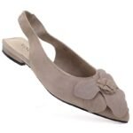 Womens leather sandals with a flower, beige, Vinceza 26-66951