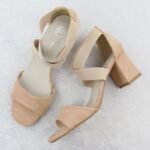 Womens slip-on sandals with a block heel, beige Filippo DS6920 - Image 3