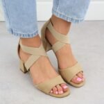 Womens slip-on sandals with a block heel, beige Filippo DS6920 - Image 7