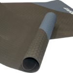 YOGA AND FITNESS MAT TPE ANTI-SLIP BLACK AND BLUE ENERO FIT - Image 4