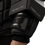 Bauer Vapor Flylite Sr Goalkeeper Vest - Image 7