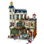LEGO Icons 11371 - Shopping Street - Image 3