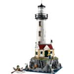 LEGO Ideas 21335 Motorized Lighthouse - Image 3