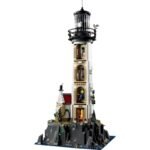 LEGO Ideas 21335 Motorized Lighthouse - Image 6