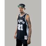 Mitchell Ness NBA Swingman San Antonio Spurs Tim Duncan T-Shirt SMJYGS18208-SASBLCK98TDU - Image 2