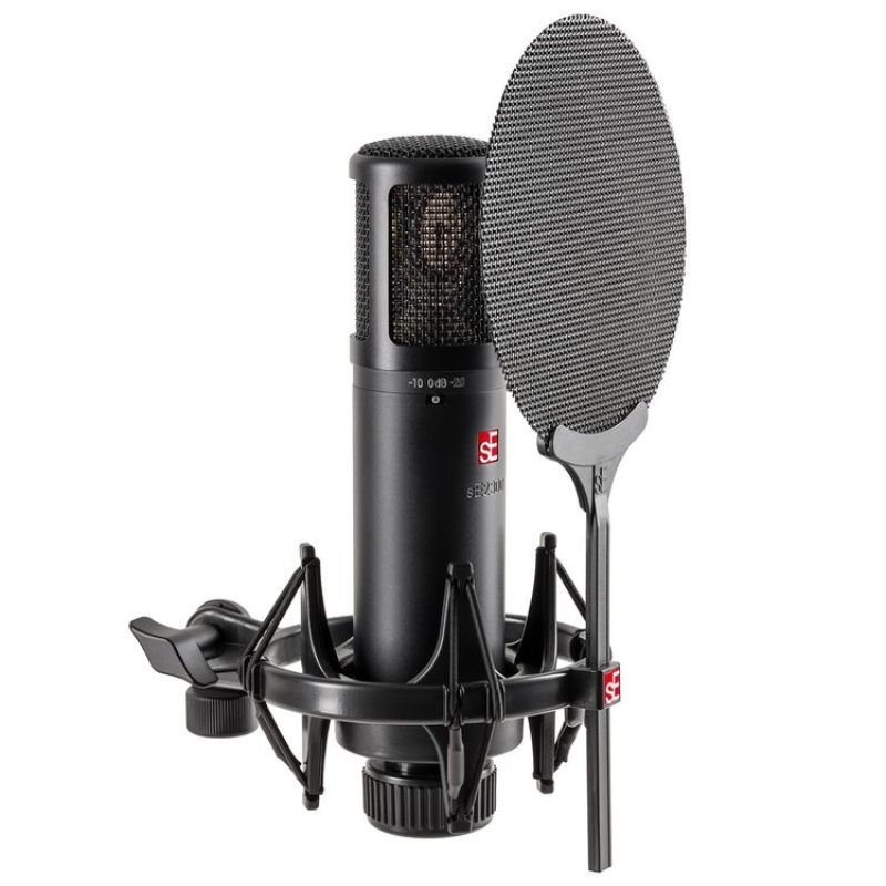lupin-wear-ca-se-electronics-se2300-black-stage-performance-microphone-2761582 sE Electronics sE2300 Black Stage/Performance Microphone - Image 1
