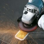 840W 9558HNR 125MM Makita Angle Grinder - Image 5