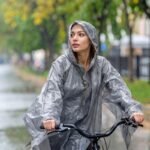 BICYCLE RAIN PONCHO FOR ADULTS 100x130x1CM PE 135GR DUNLOP - GRAY - Image 3