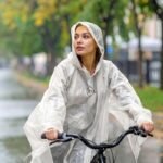 BICYCLE RAIN PONCHO FOR ADULTS 100x130x1CM PE 135GR DUNLOP - WHITE - Image 3