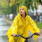 BICYCLE RAIN PONCHO FOR ADULTS 100x130x1CM PE 135GR DUNLOP - YELLOW - Image 3
