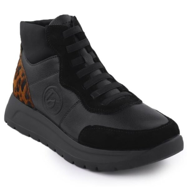 Womens leather ankle boots on a black platform Rieker Remonte D2V70-03