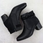 Womens leather ankle boots with a black heel, Rieker Y2066-00 - Image 3