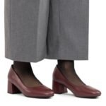 Womens leather high-heeled pumps in burgundy Rieker 44750-35 - Image 6